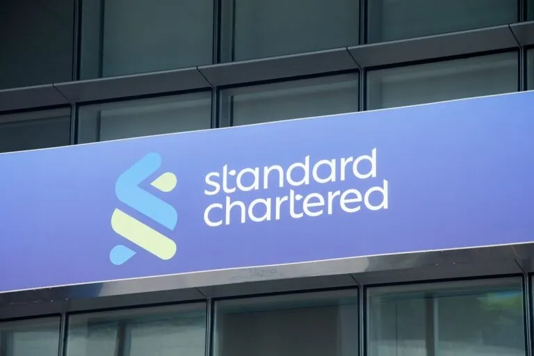 Standard Chartered sign located Marina Bay Financial Center, Sin