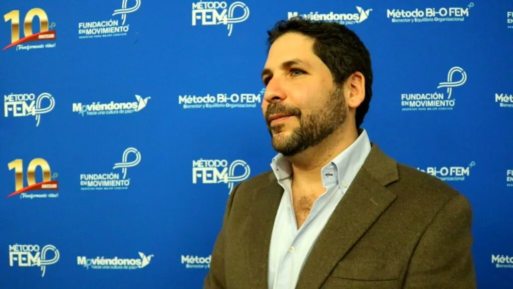 Ariel Picker expone tendencias de innovación y seguridad corporativa para empresas modernas.