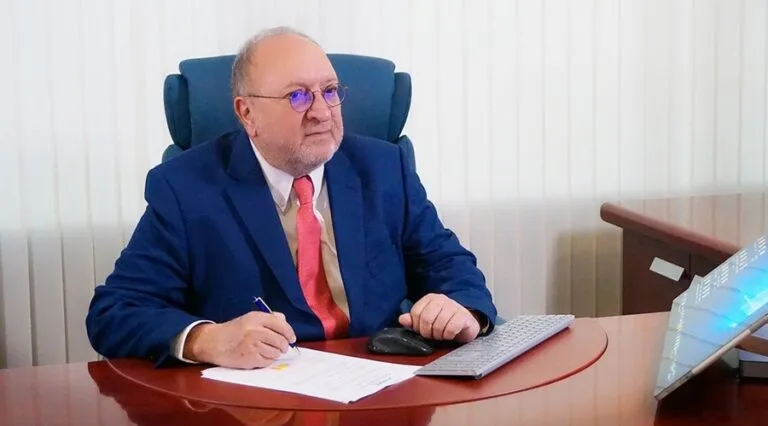 Naser Taher