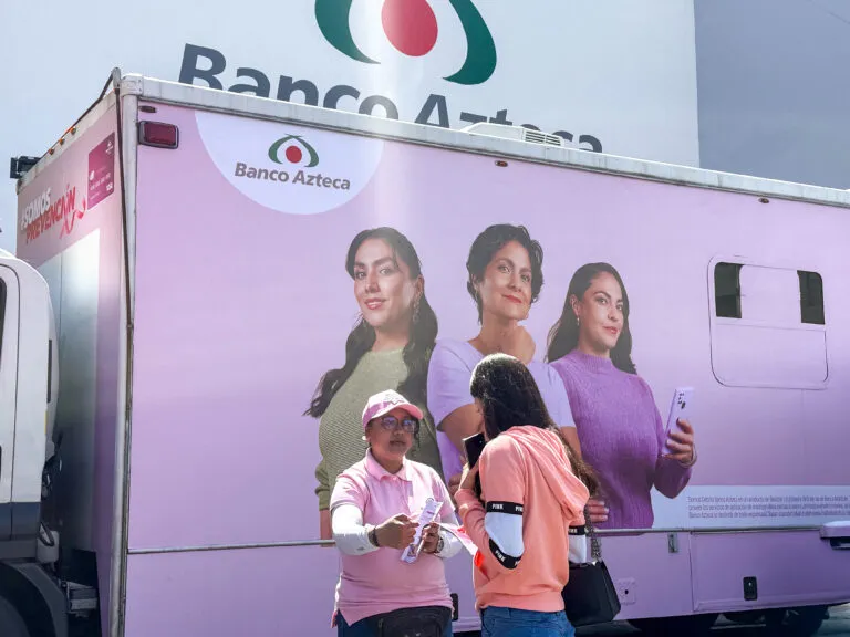Cuenta SOMOS de Banco Azteca impulsa prevención del cáncer de mama